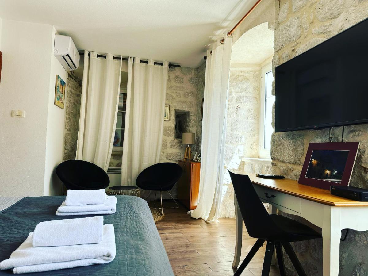 Villaoldmariner Prčanj Esterno foto