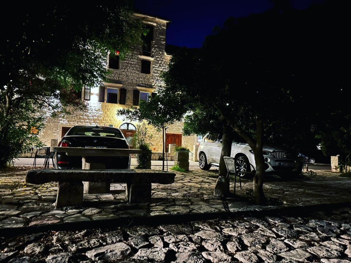 Villaoldmariner Prčanj Esterno foto